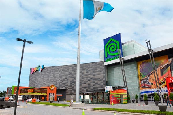 Centro comercial regional con PGS multi-nivel