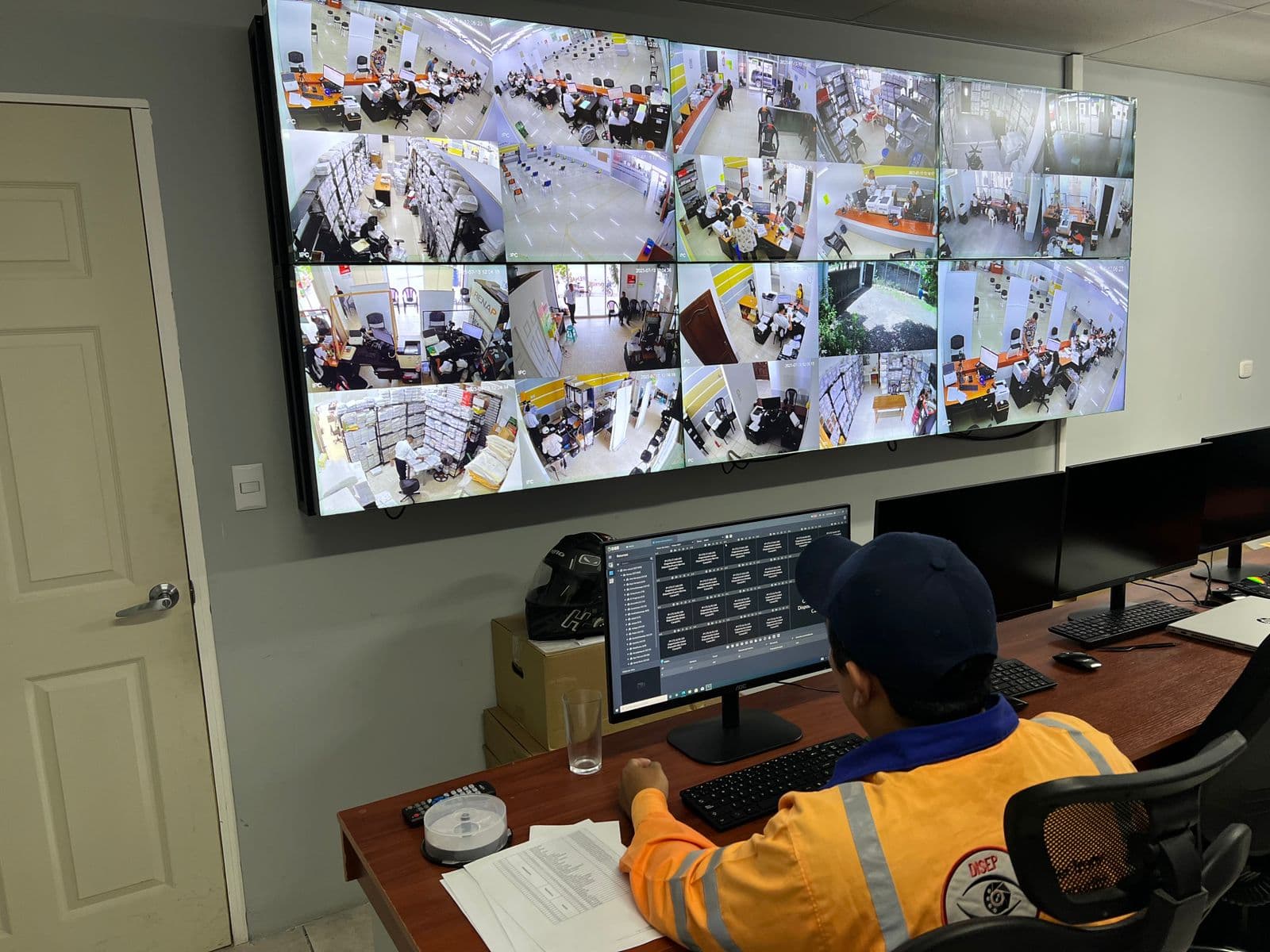 Central de monitoreo profesional de seguridad electrónica DISEP